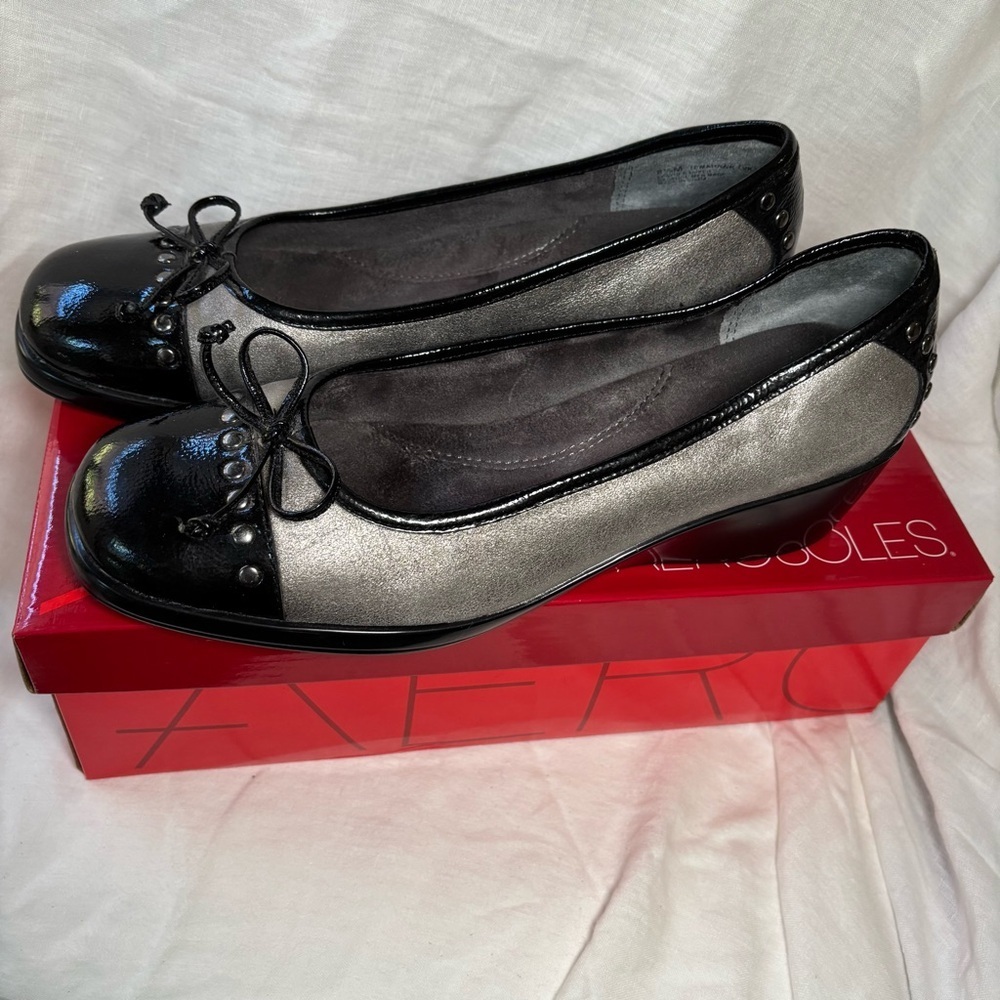 Aerosoles Elegant Black and Silver Women's Ballet Flats size 8.5